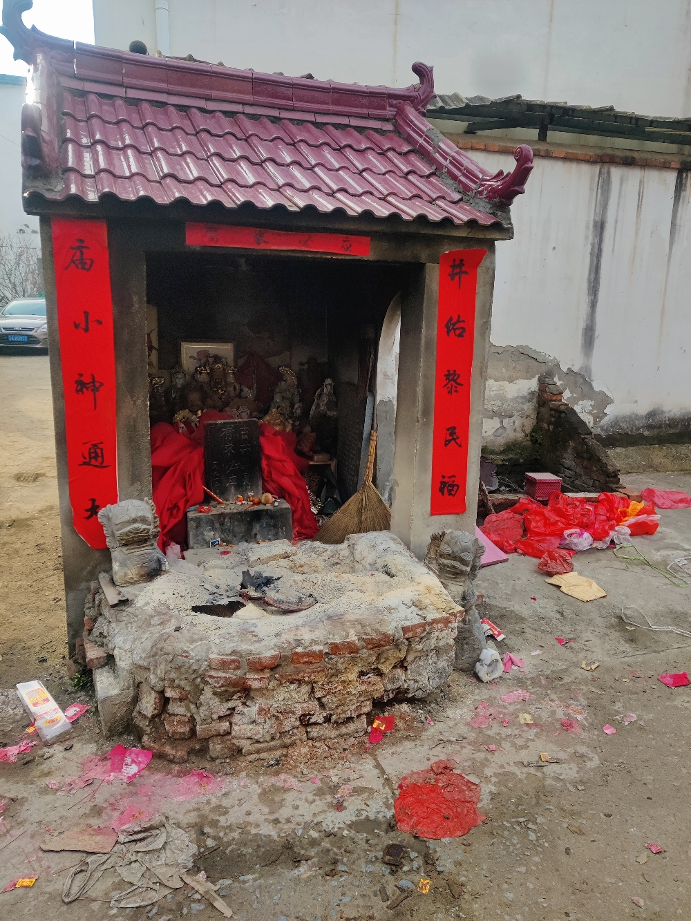 小庙庙实景照片