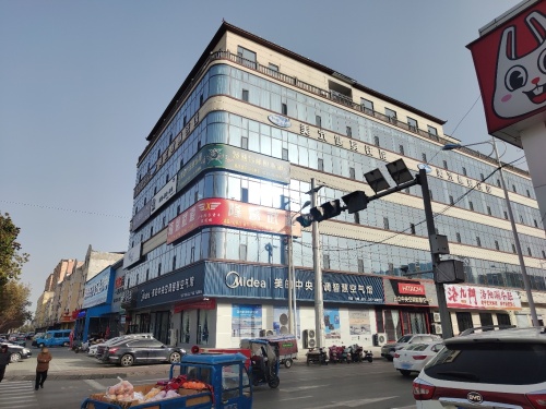 1RM美式健身铁馆(临猗店)内部环境