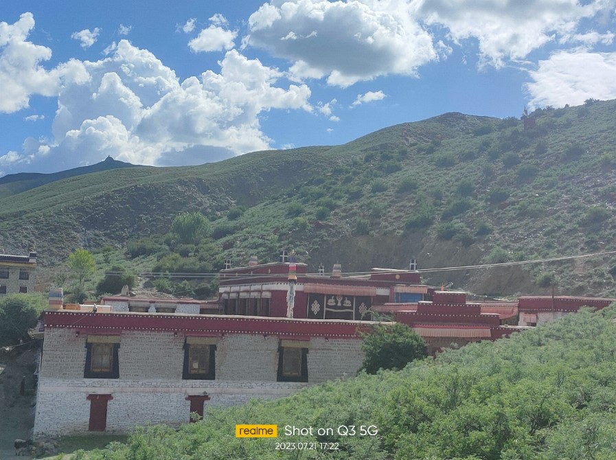 门嘎寺实景照片