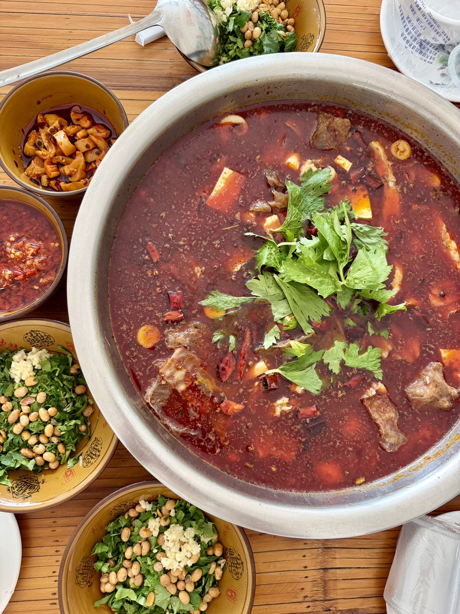 明湖美食鱼庄(杨老三店)
