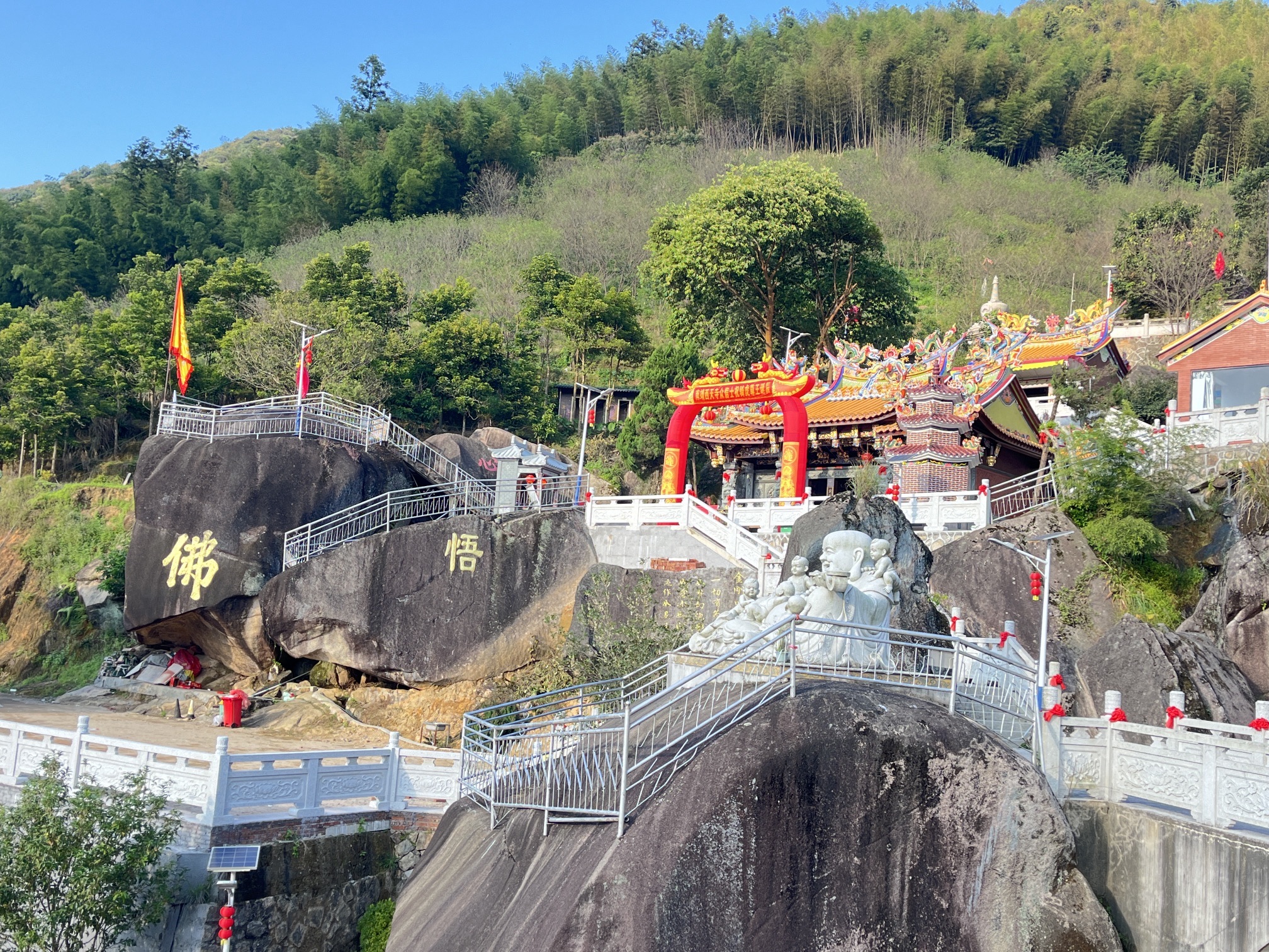 南靖西天寺特大风动石景区实景照片