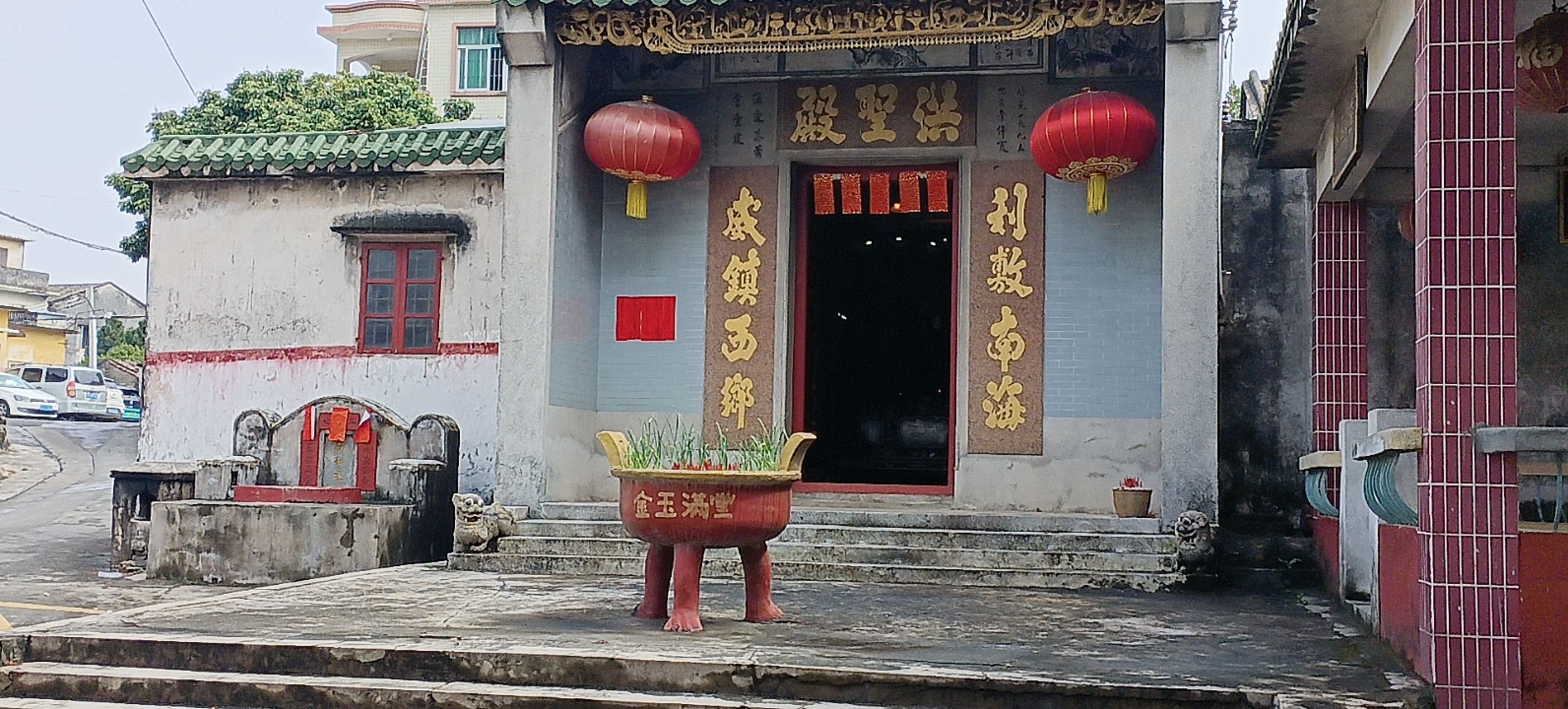 洪圣殿实景照片
