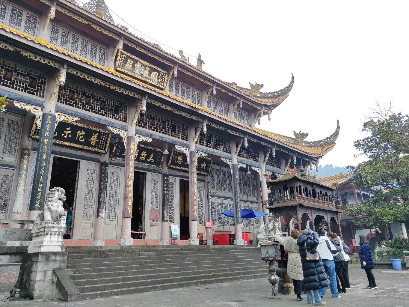 圆通宝殿实景照片