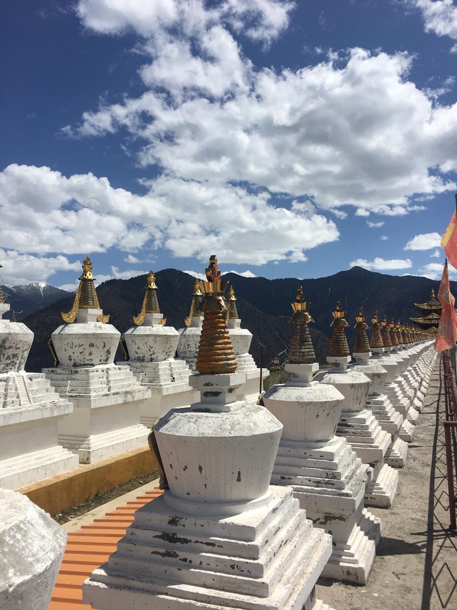 达古冰山风景区-德青郎寺实景照片