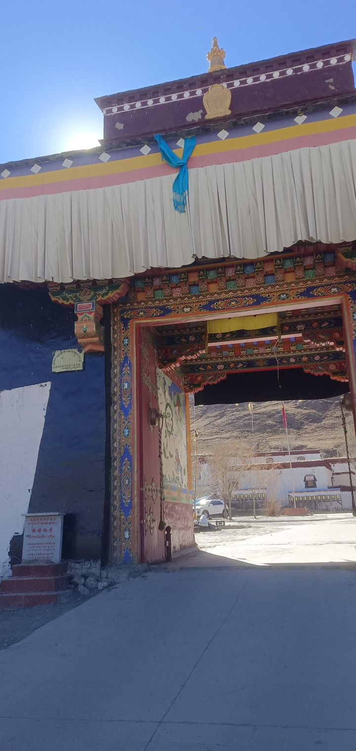白朗县格培林寺实景照片