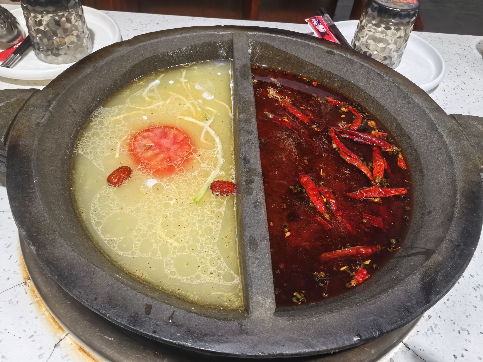 小石头啵啵石锅鱼