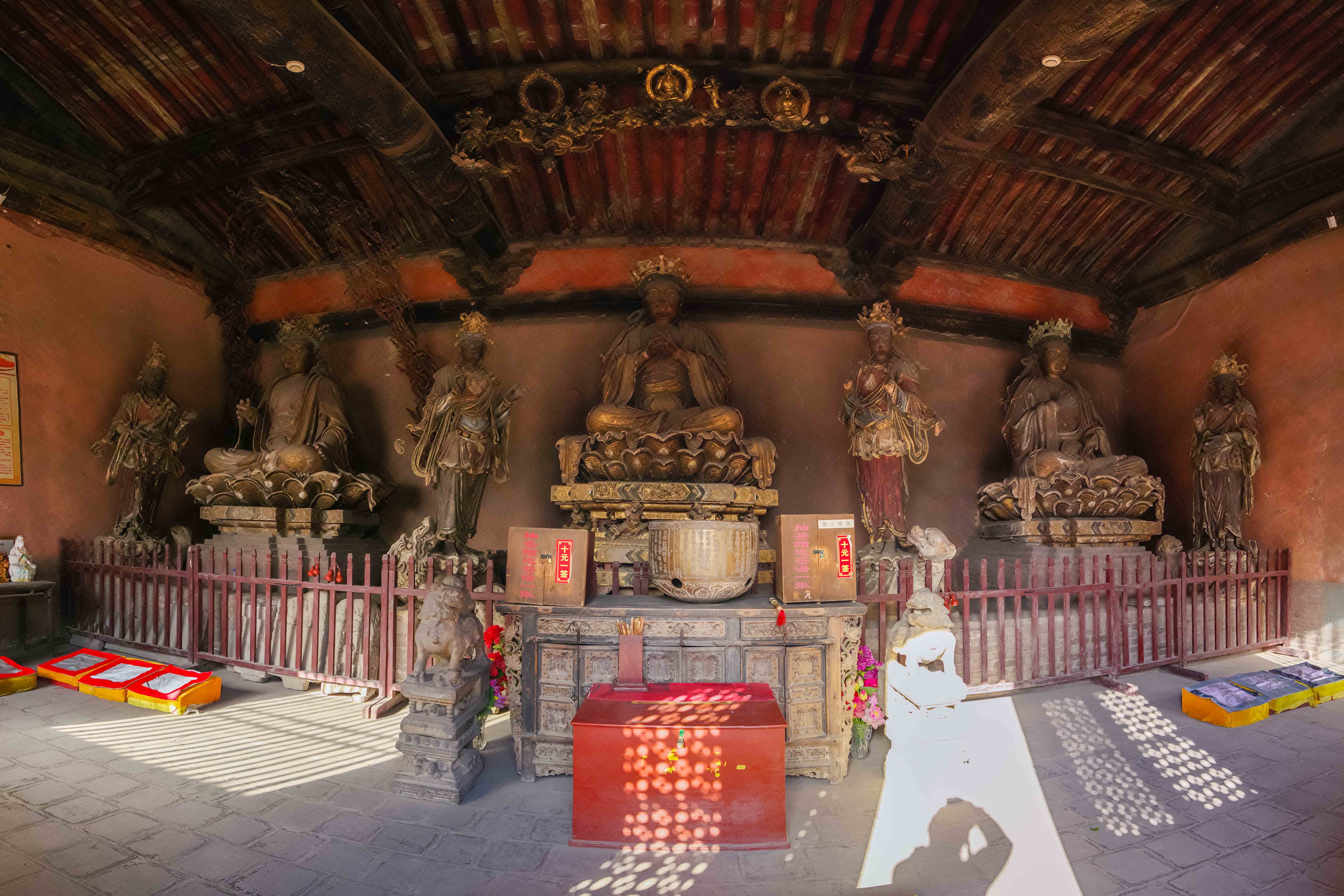 大雄宝殿实景照片