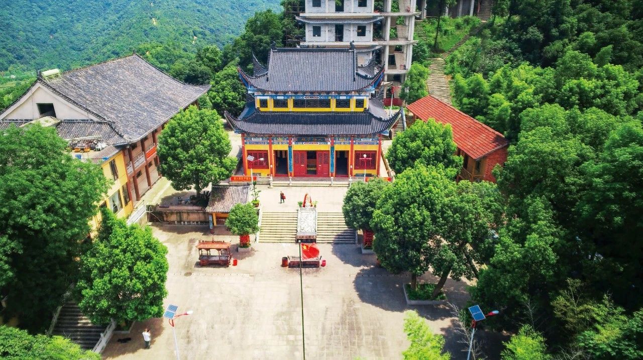 新建区石埠镇梦山寺实景照片