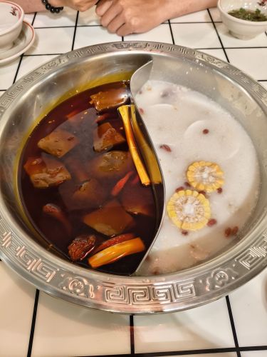 麻辣M婆汤-重庆老火锅
