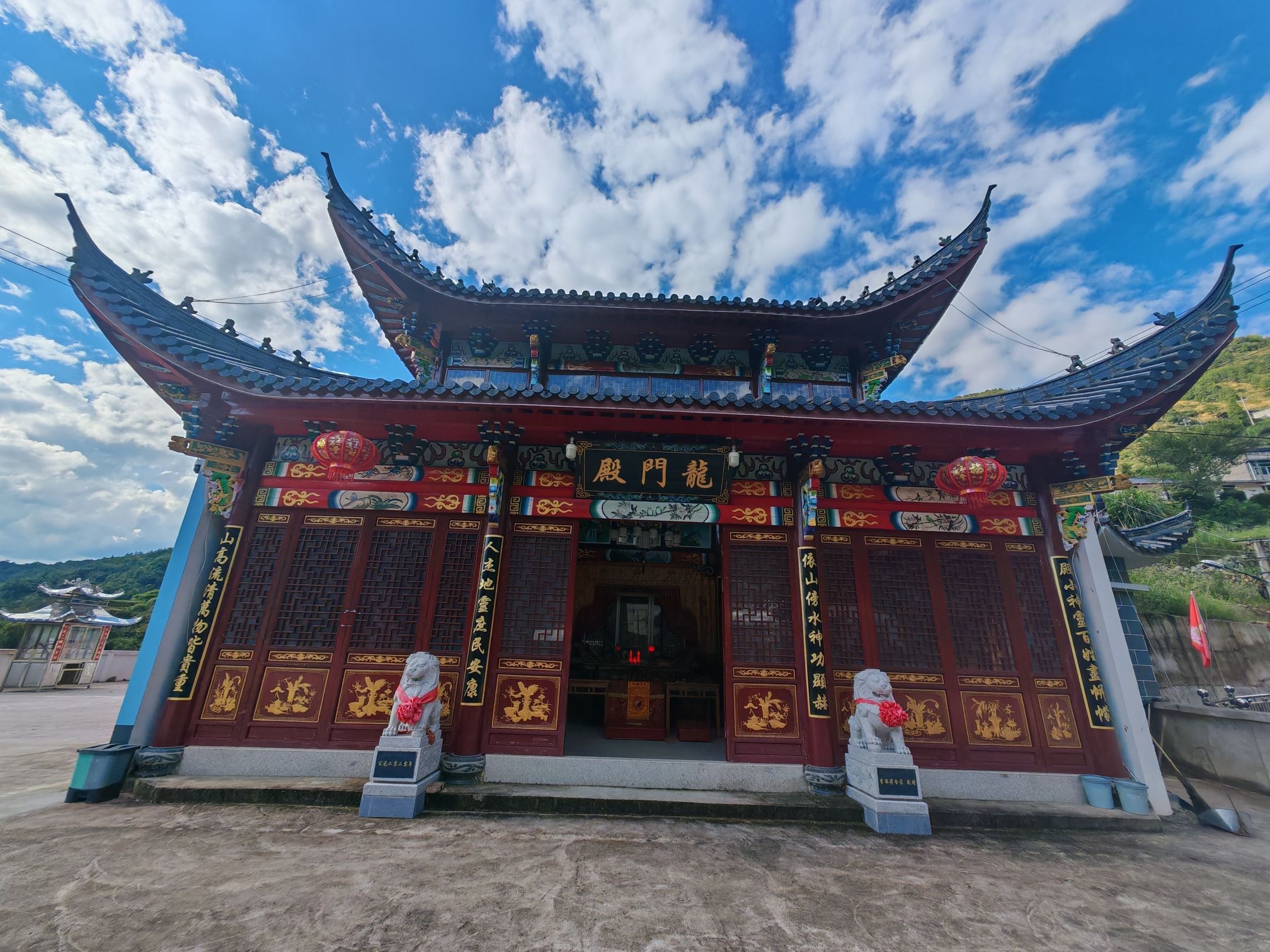 旦头山村龙门殿实景照片