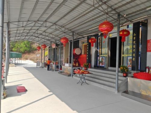 长春洞寺实景照片