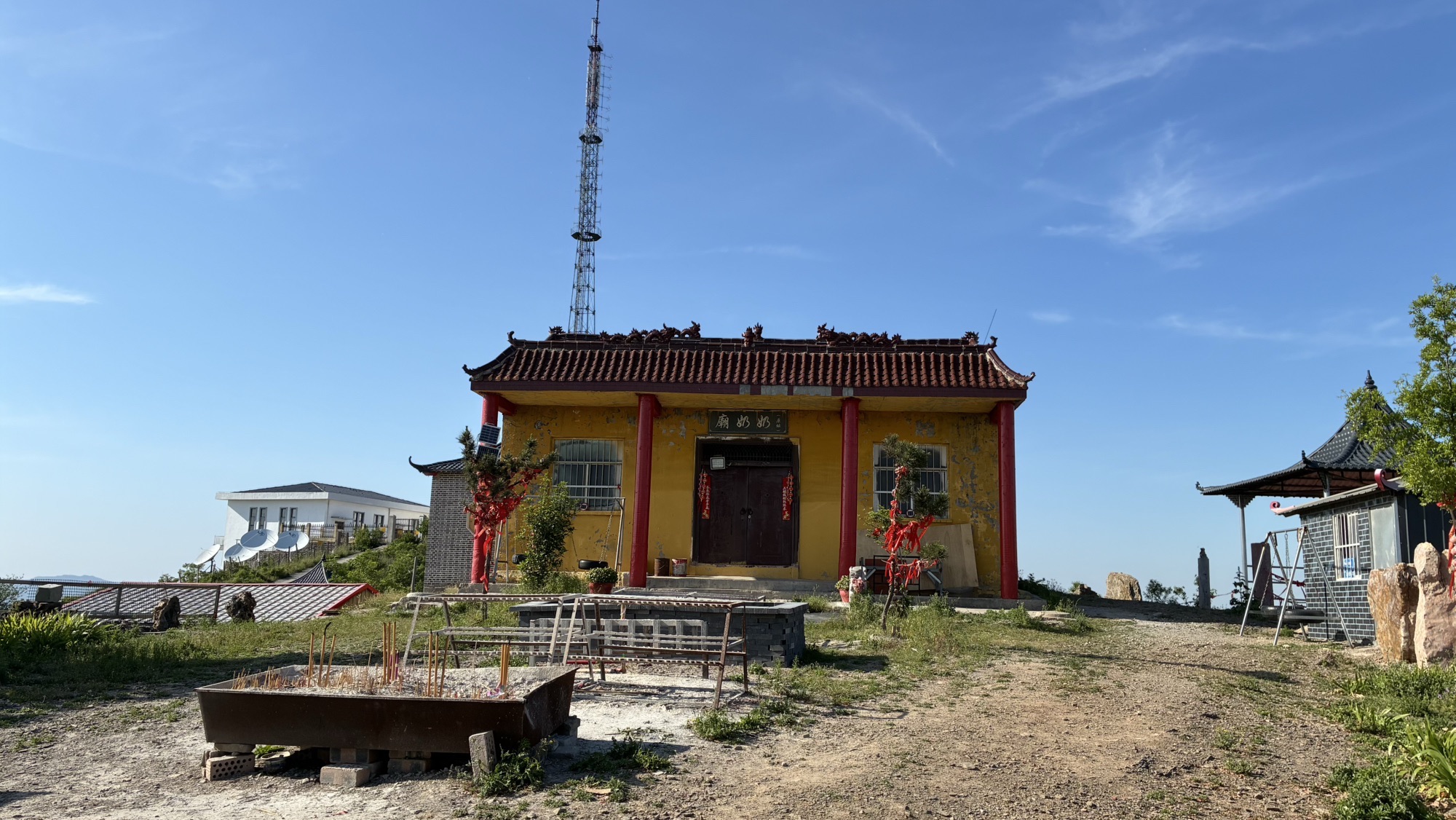 乾山奶奶庙实景照片