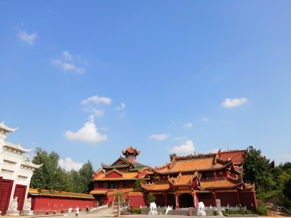 金莲寺实景照片