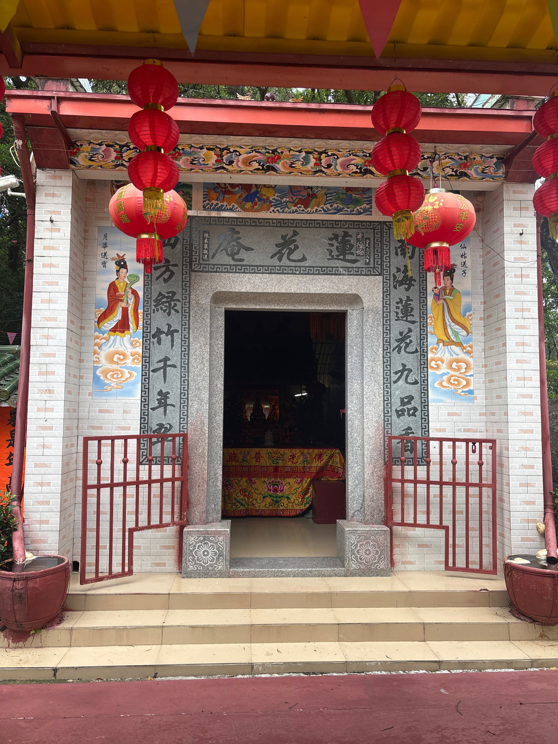 十八弯坳莲蓬花庵观音庙实景照片