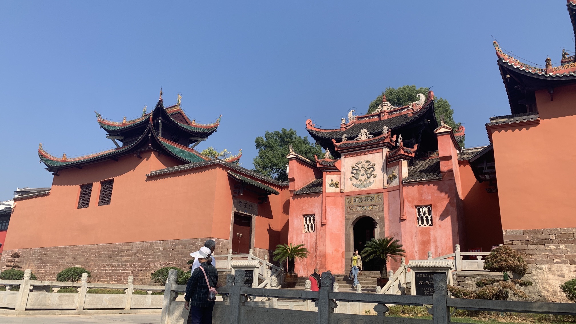 龙兴讲寺实景照片