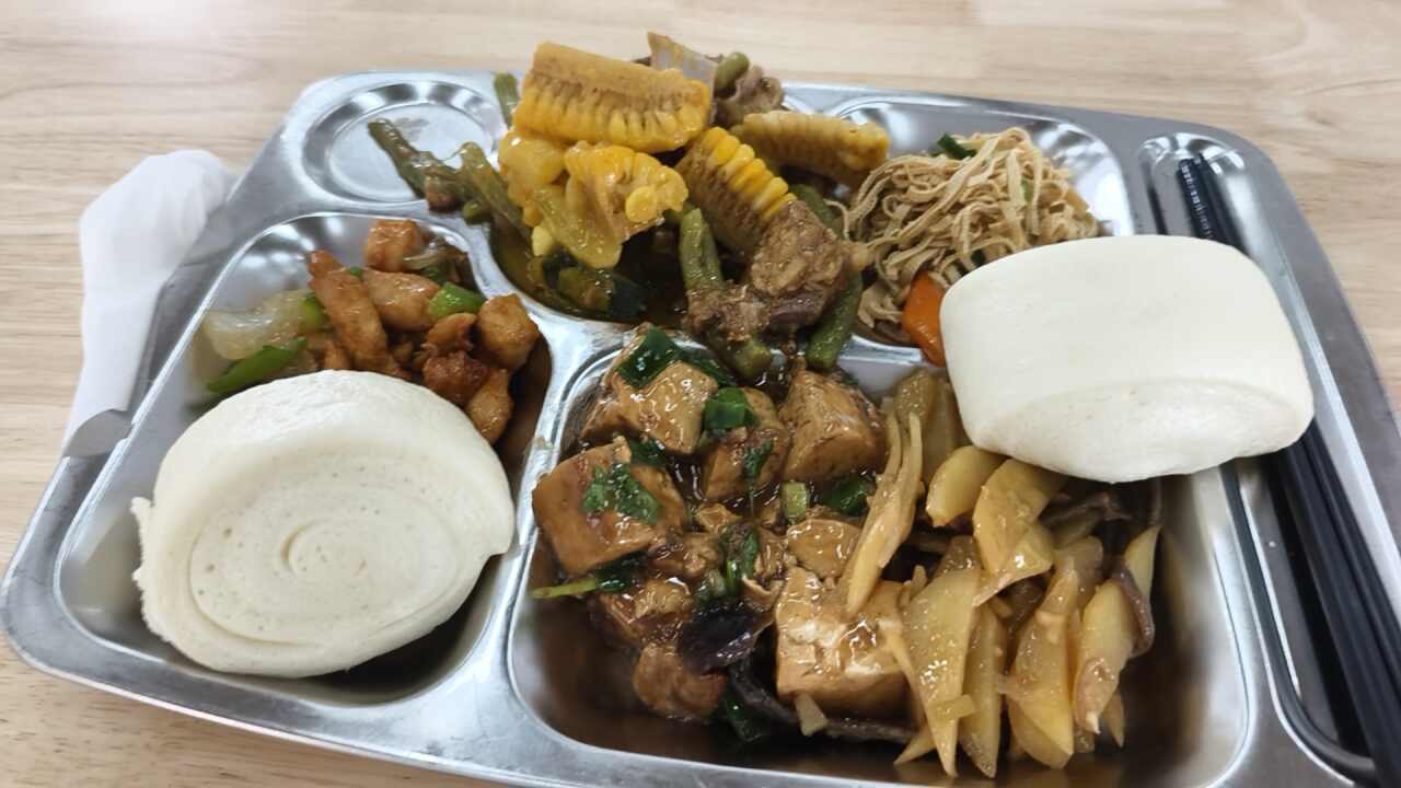 语堂妈妈手擀面(兵器城家园店)