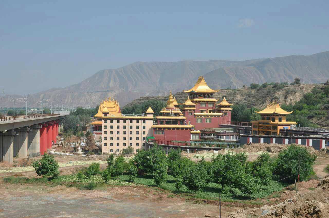 甘肃省吉祥萨迦红城寺实景照片