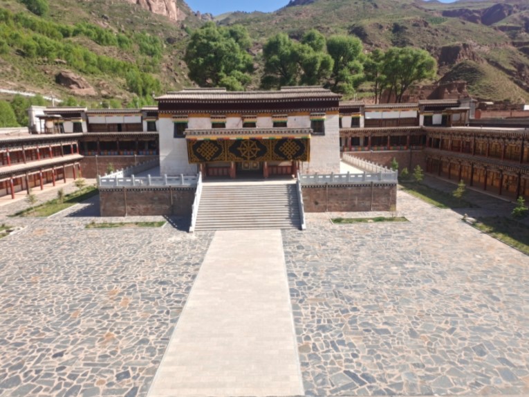 拉加寺香萨囊印经院实景照片