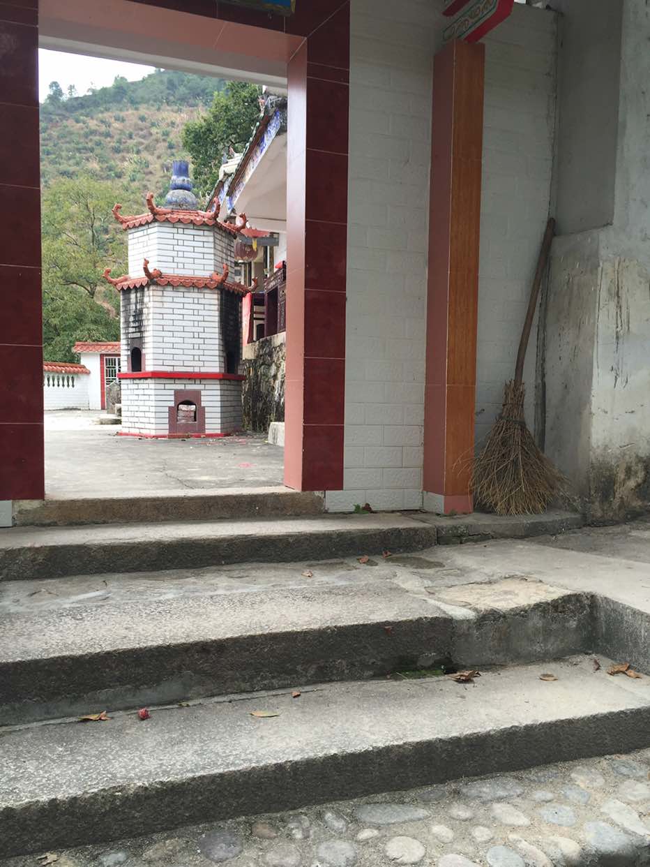 碧湖岩寺实景照片