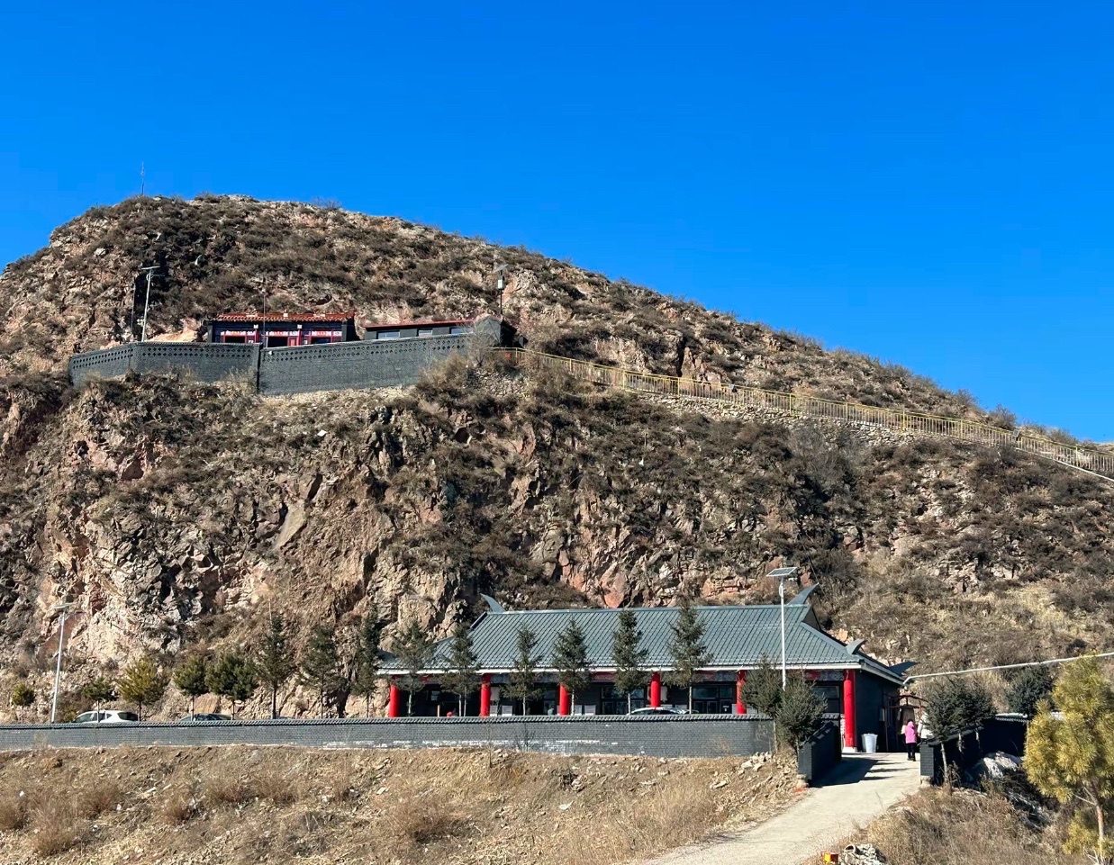 古洞山庙实景照片