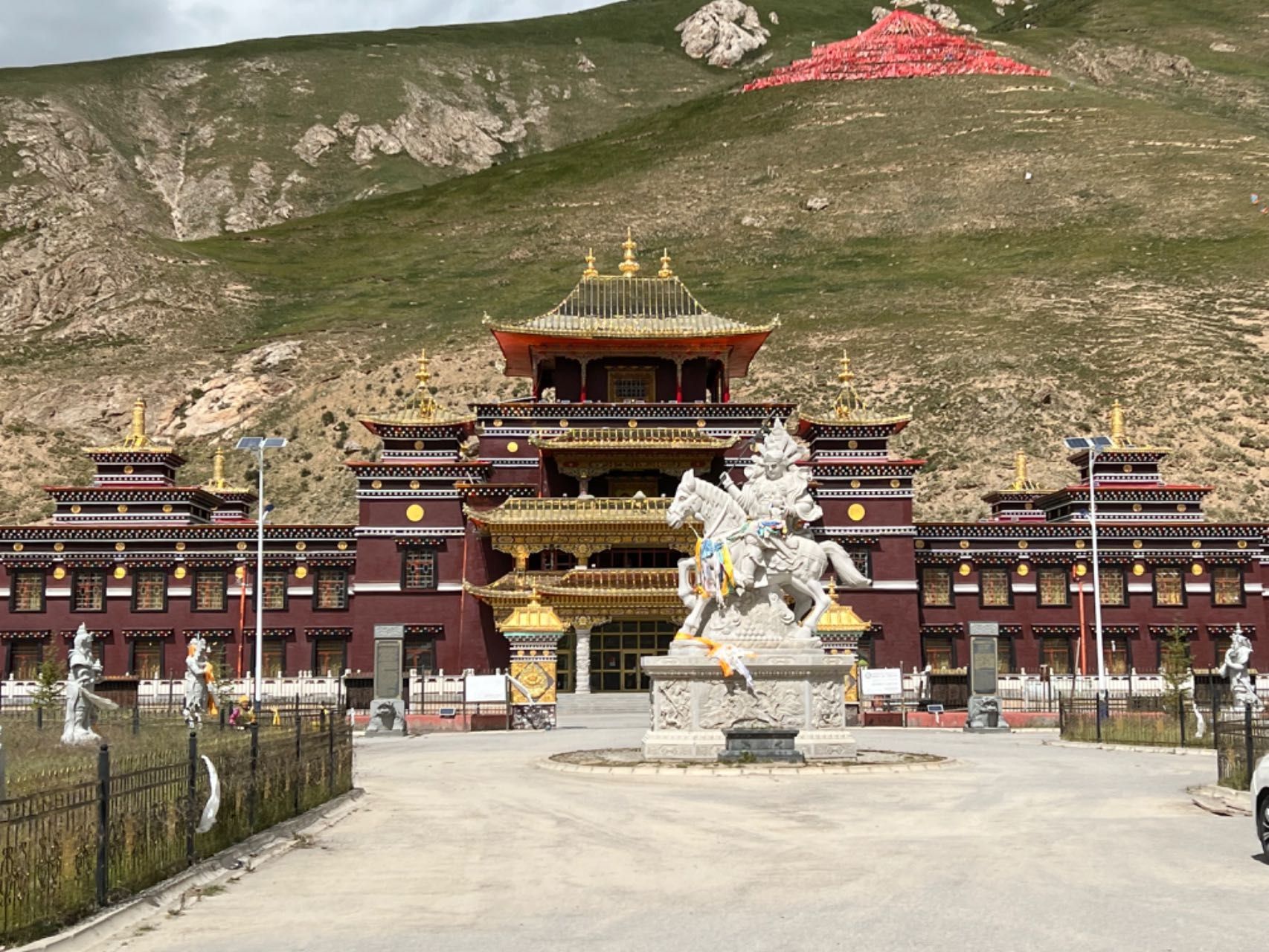 龙干寺实景照片