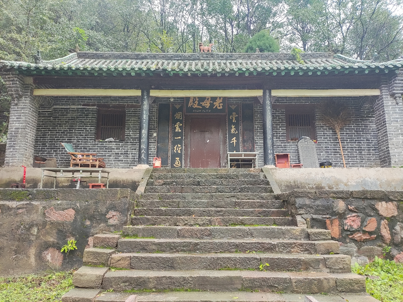 老母殿实景照片