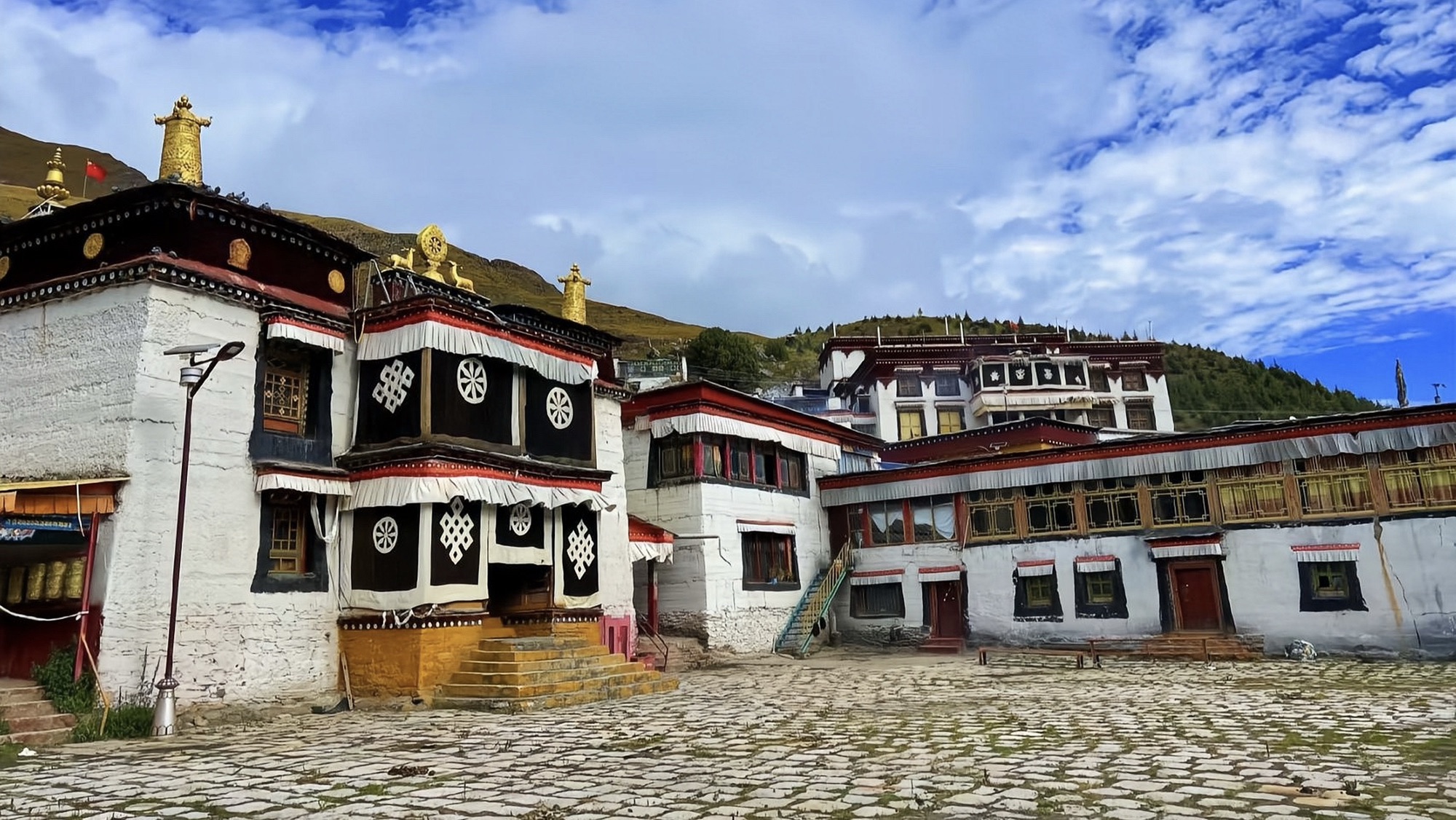 索县加勤乡贡欧寺实景照片