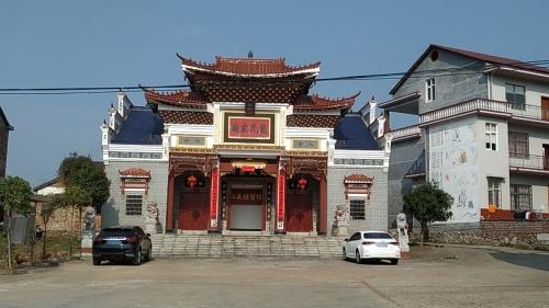 龙氏家庙实景照片