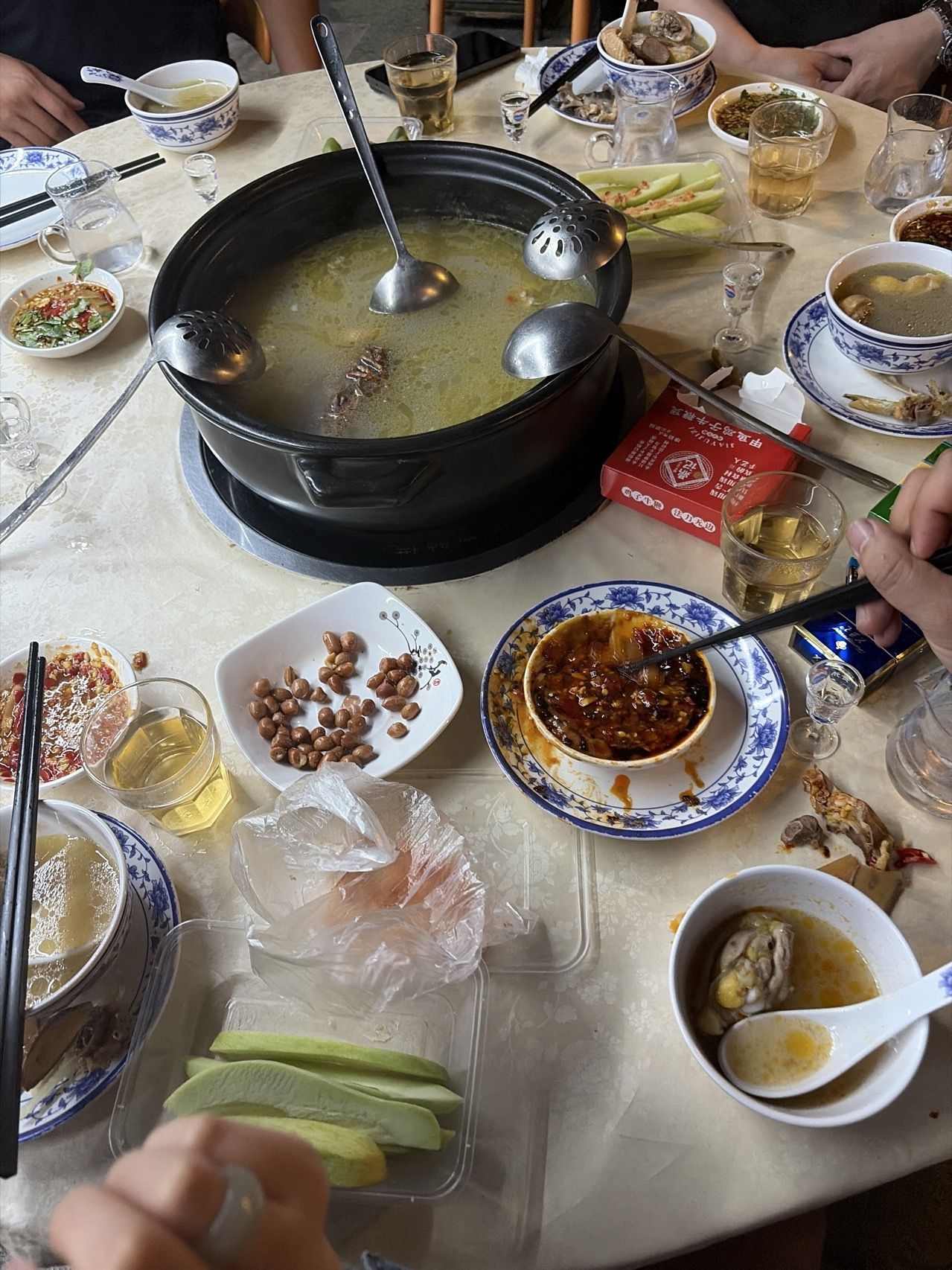 鼎记甲鱼鸡子牛鞭煲(儋州旗舰店)