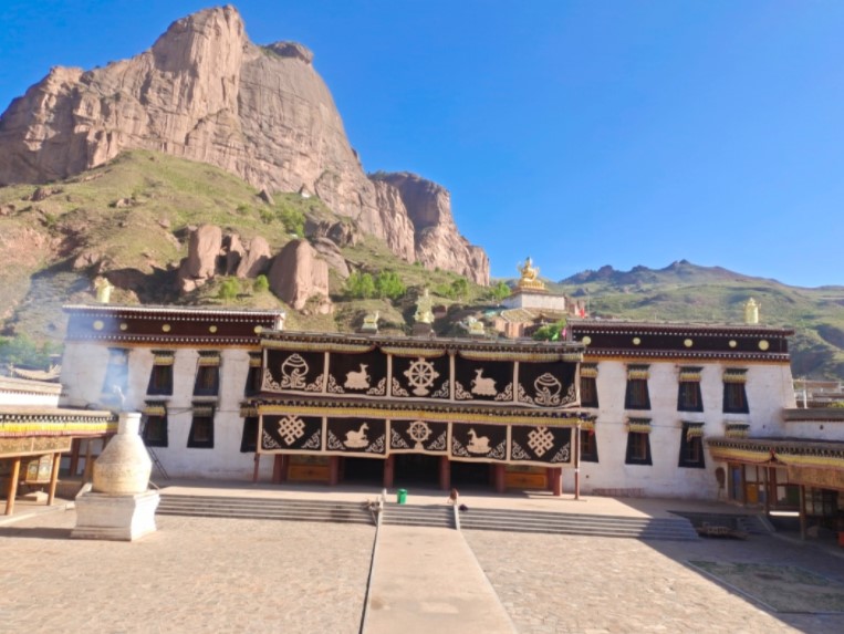 拉加寺大经堂实景照片