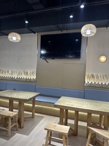 天外天烧烤城(公园绿城店)内部环境