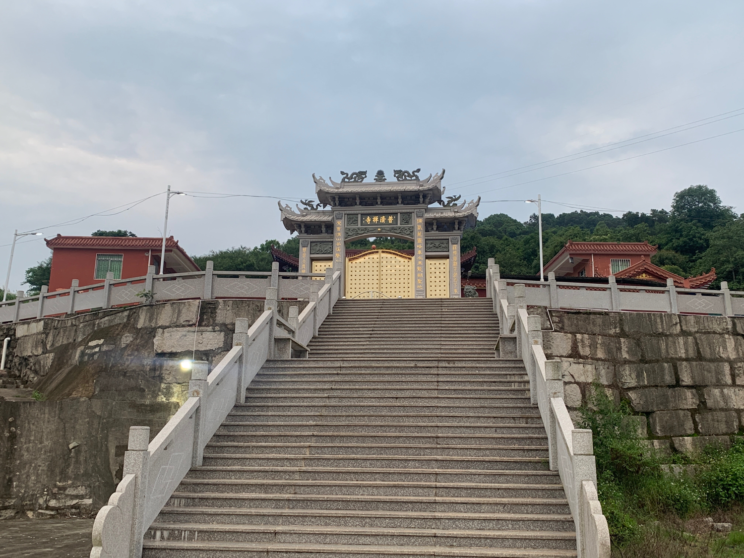 普济禅寺实景照片