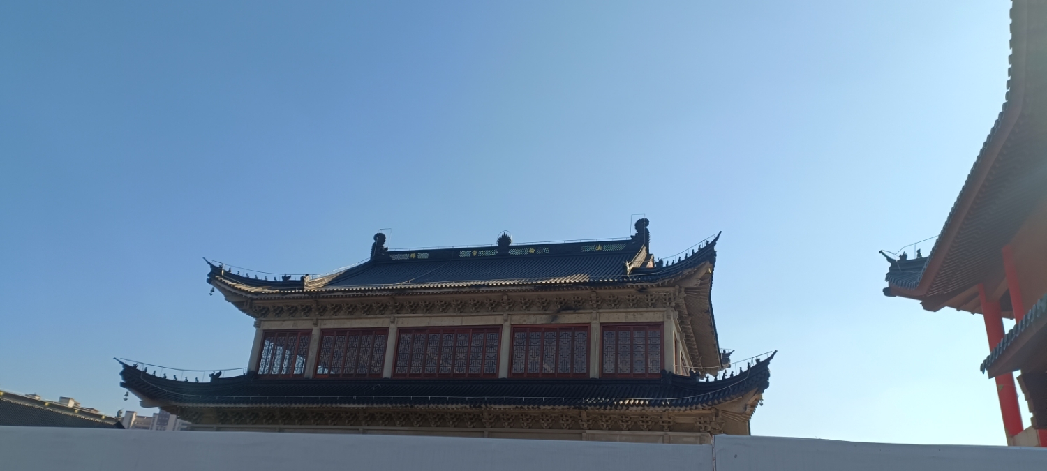小华山地藏寺-三圣殿实景照片