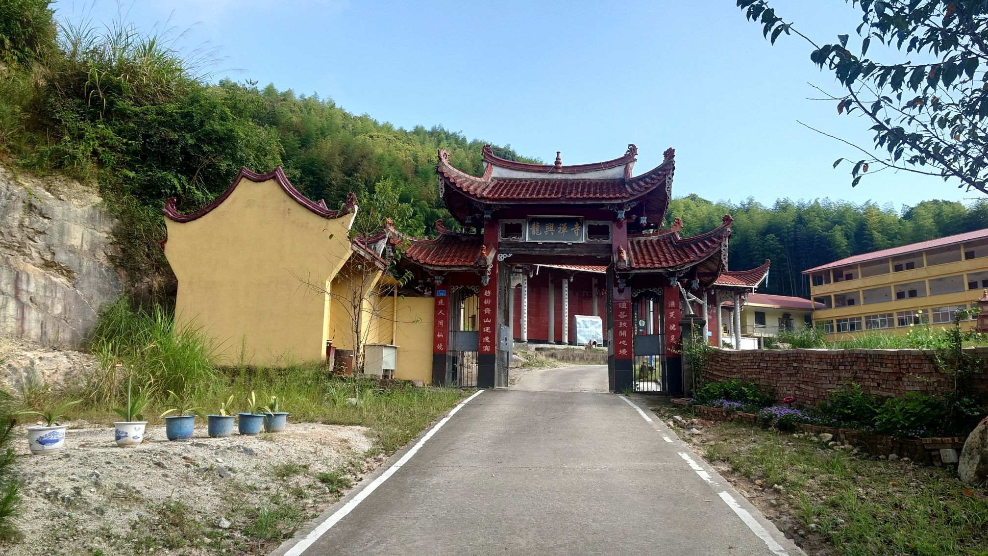 江洋龙兴寺实景照片