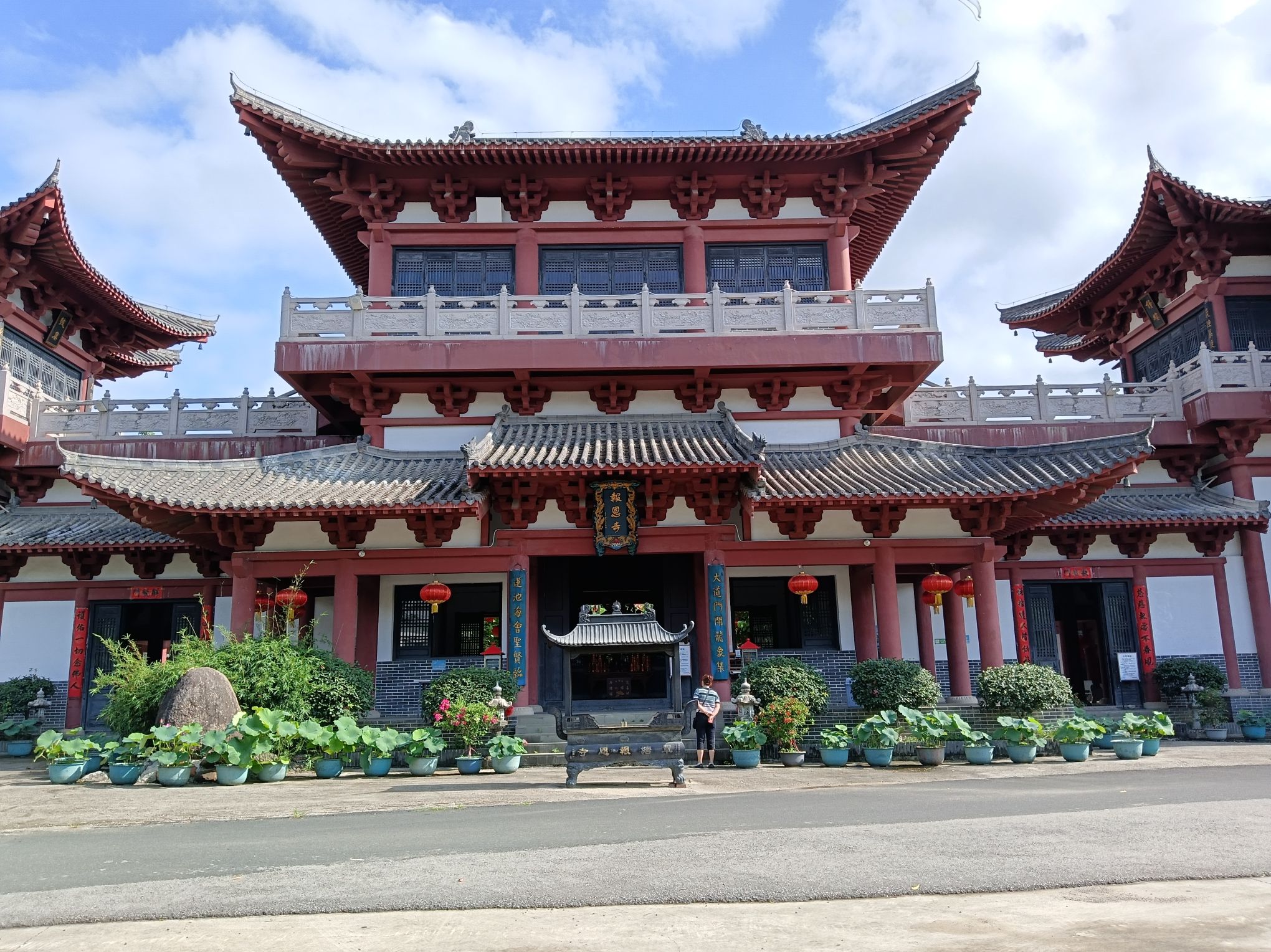 贵港覃塘报恩寺实景照片