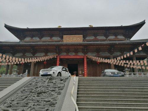 报国寺实景照片