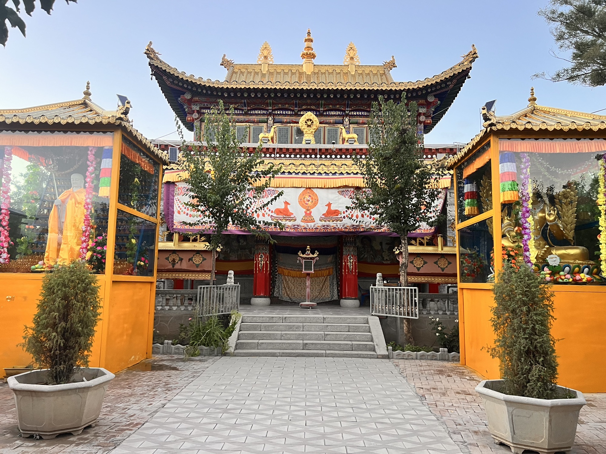 贵德县释迦寺实景照片