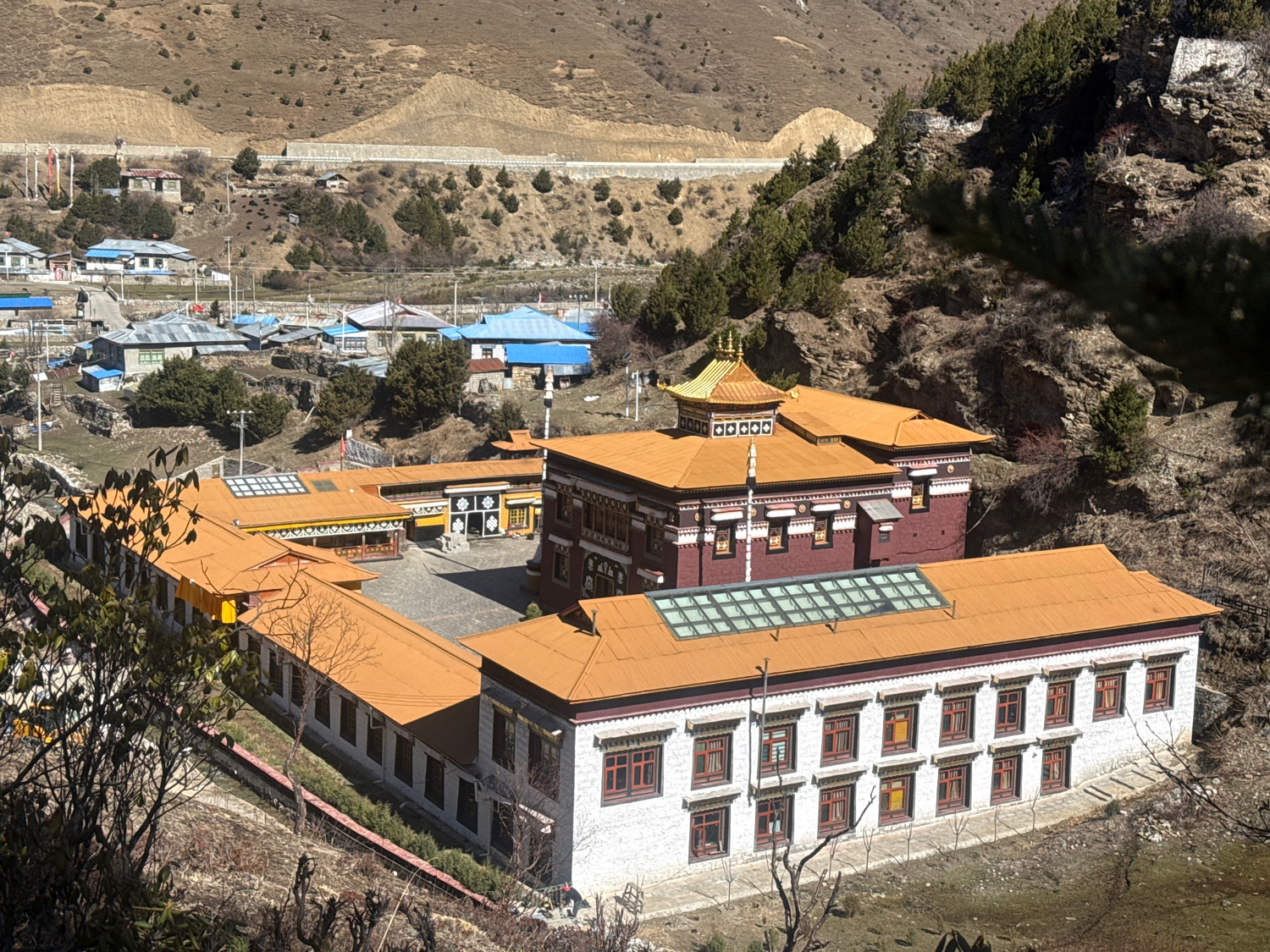 达隆寺实景照片