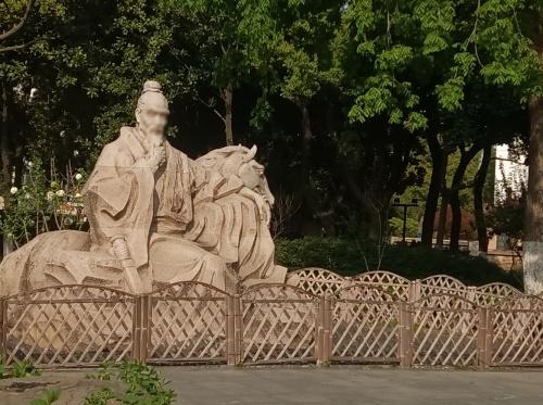 季札雕像