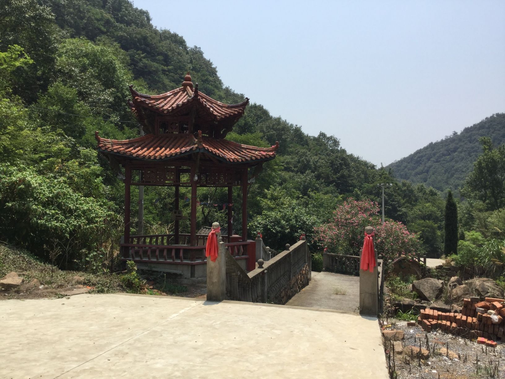 铜陵市周潭镇枫林村排楼山小王庙实景照片