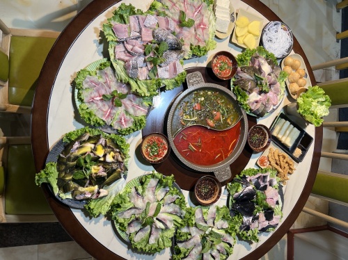 苗三鲜·贵州酸汤活鱼(大润发店)