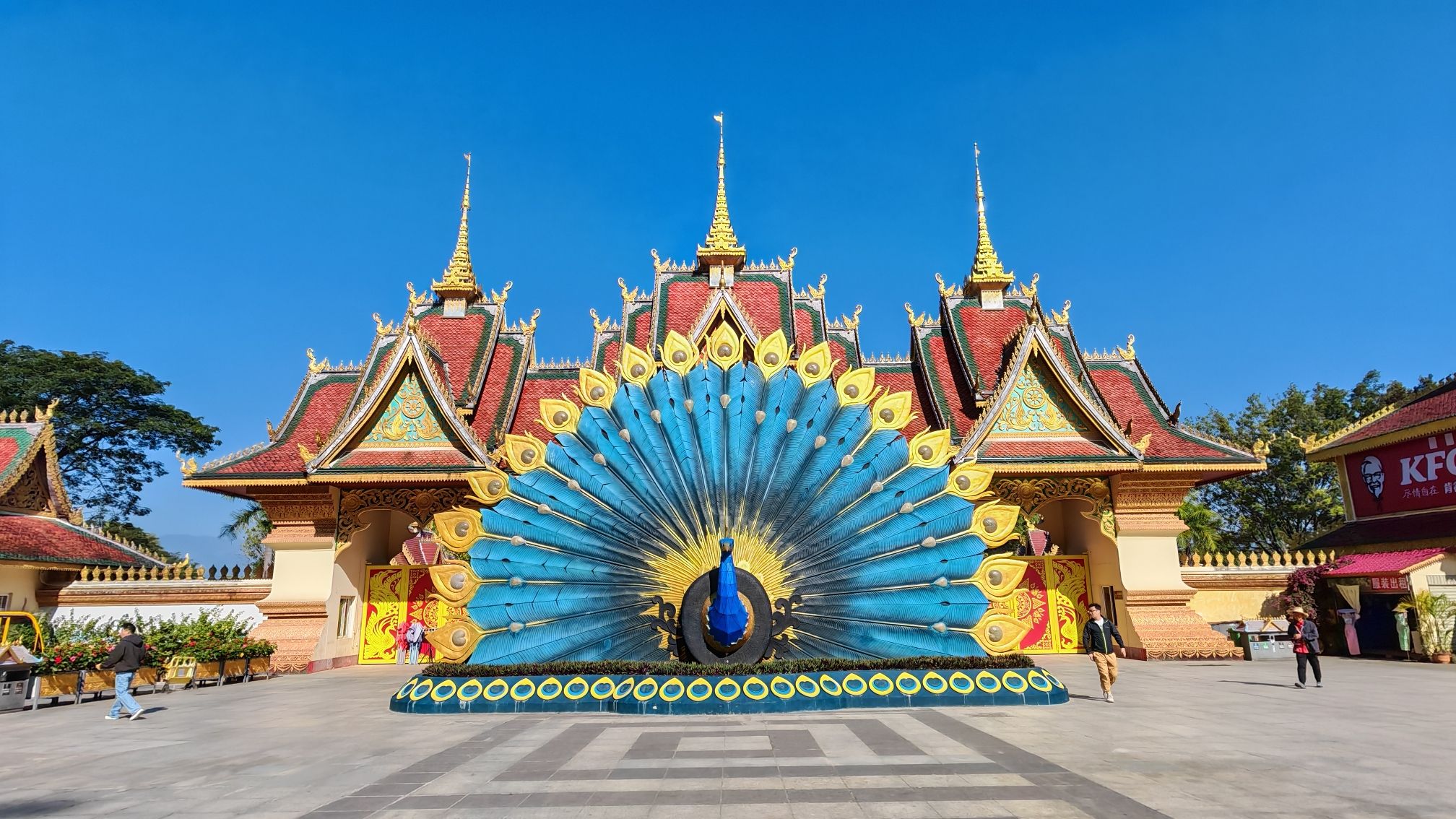 勐龙大佛寺实景照片