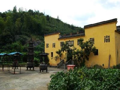 石盂寺实景照片