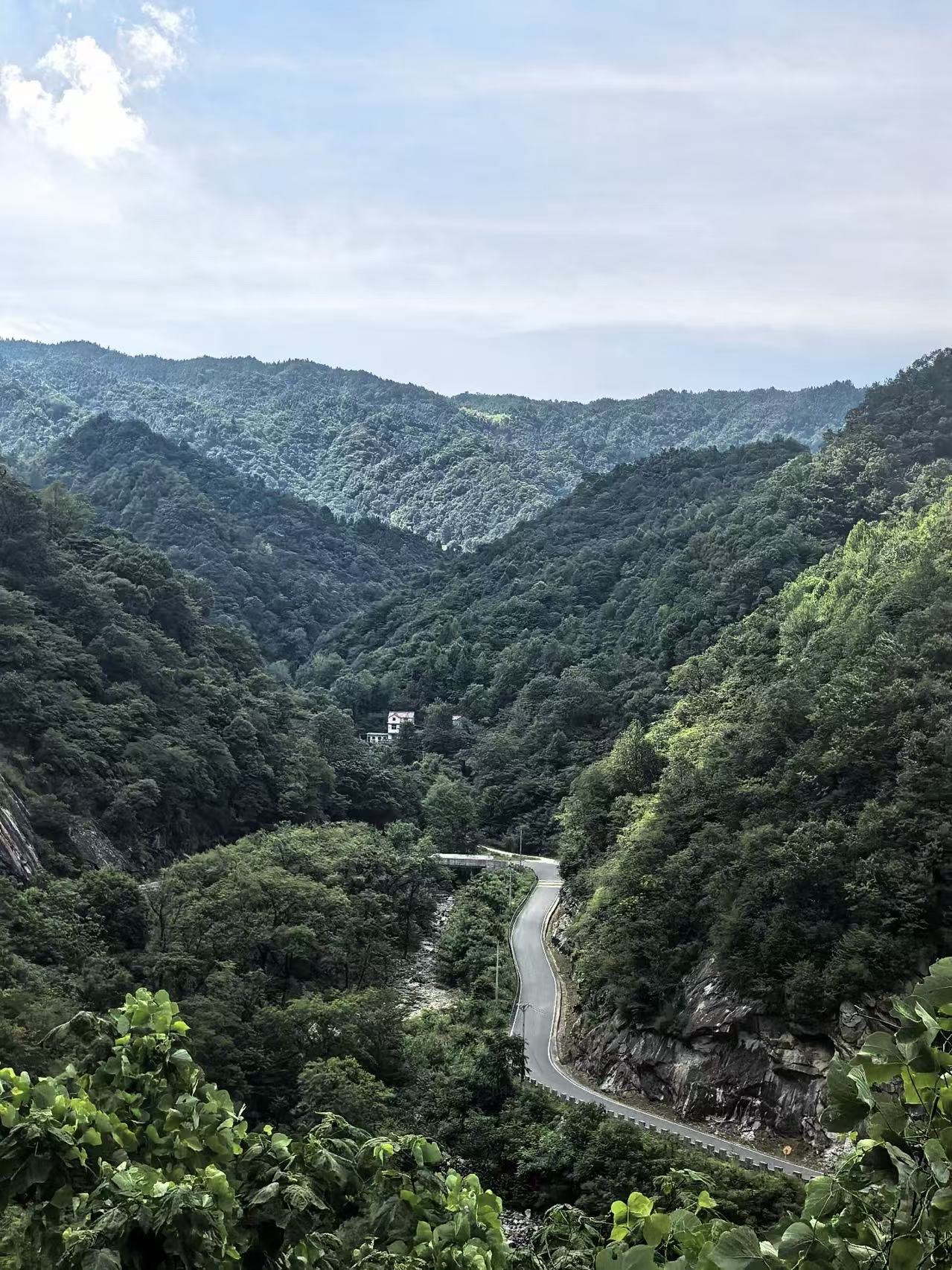 西僧庙实景照片