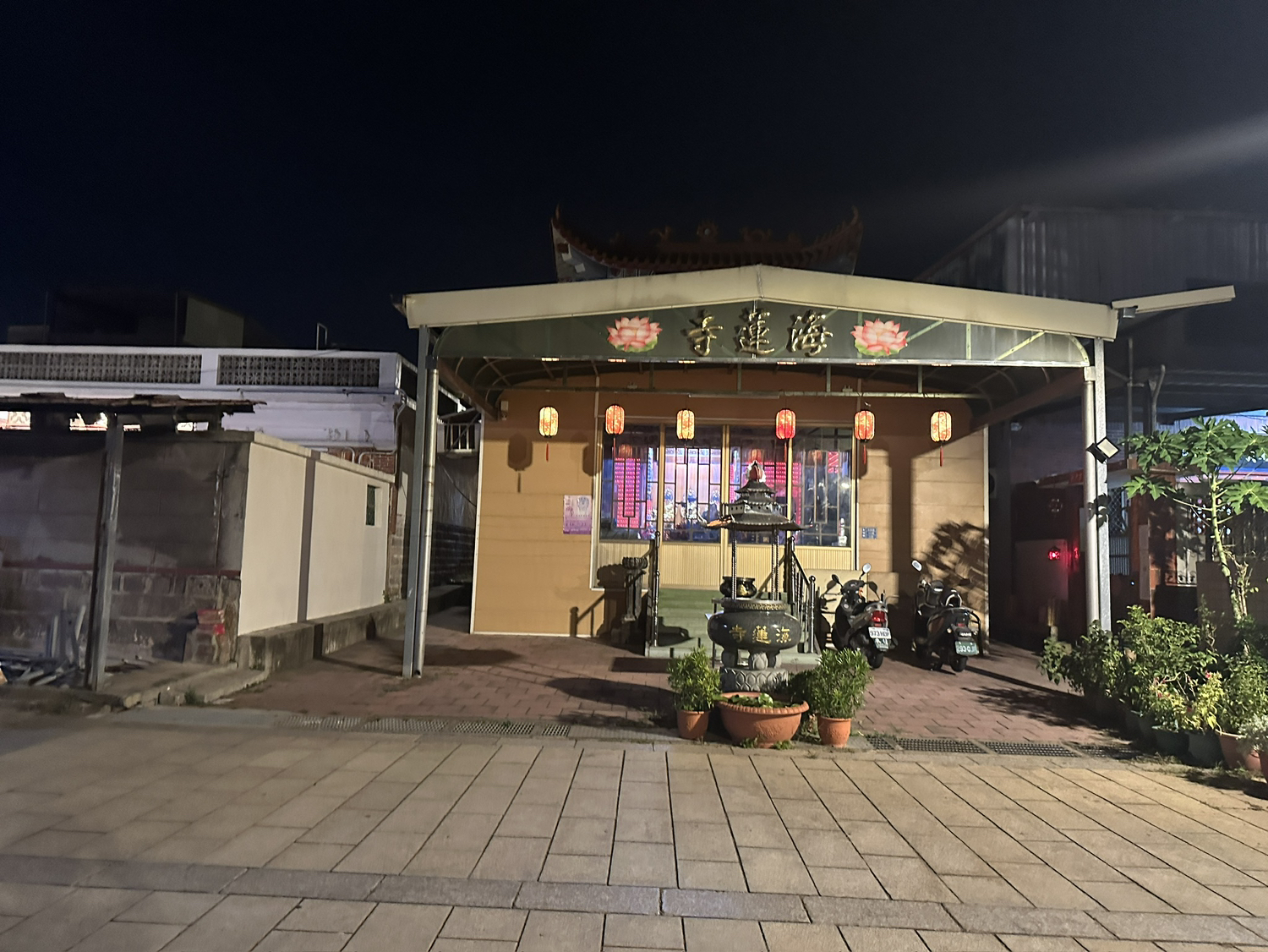 海莲寺实景照片
