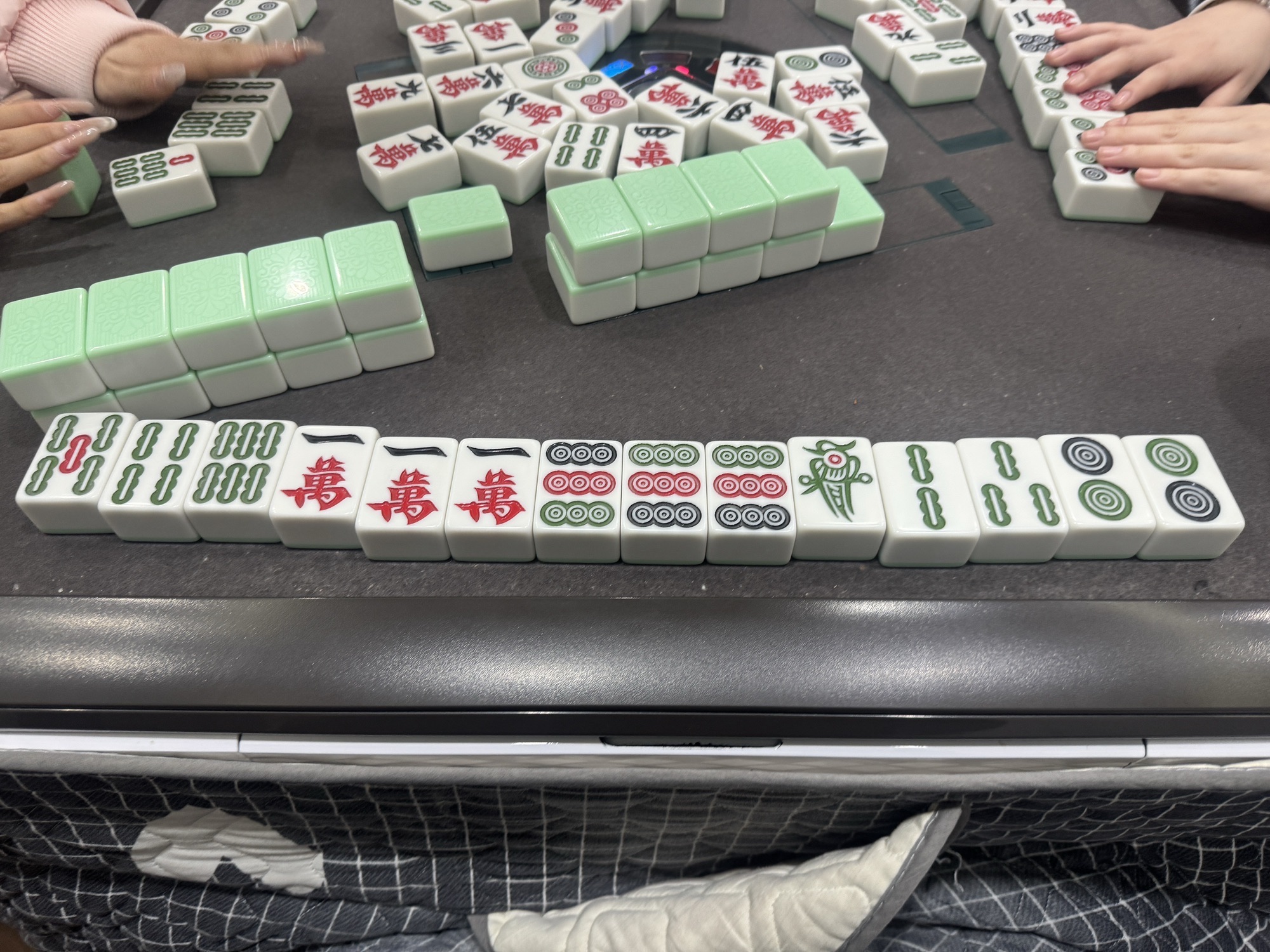 长麻奔奔24H棋牌会馆(首尔店)