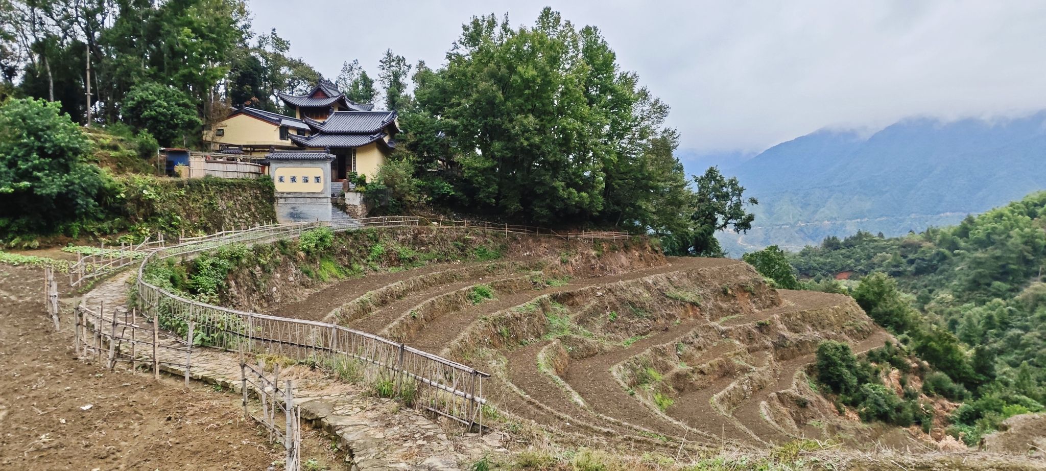 栖霞古寺实景照片