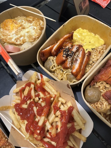 日尝美食店