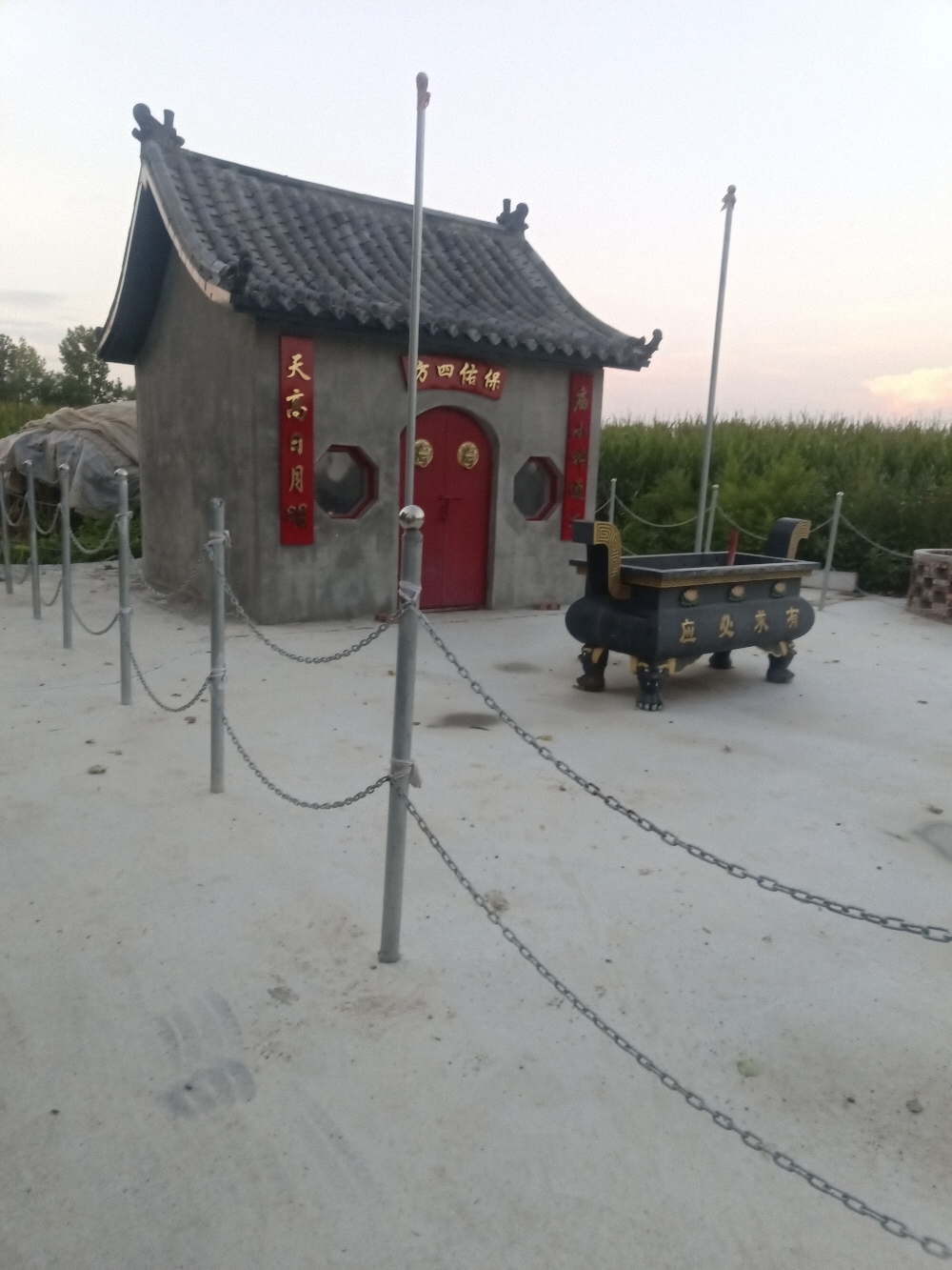 韩家泡子土地庙实景照片