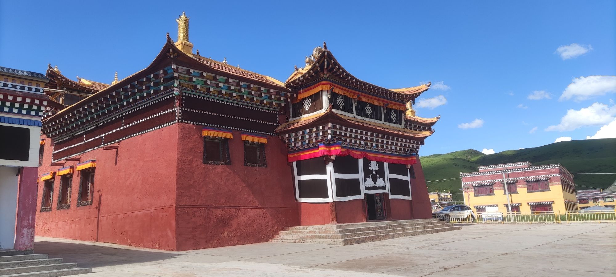 朗措玛寺实景照片